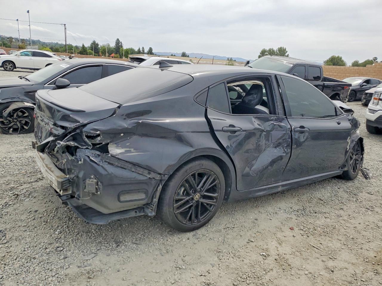 2025 Toyota Camry Se - zdjęcie 3