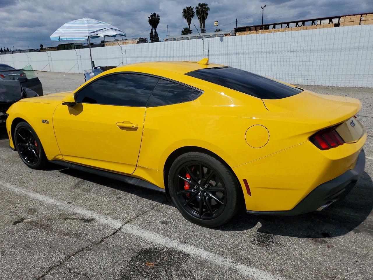 2024 Ford Mustang Gt - zdjęcie 2