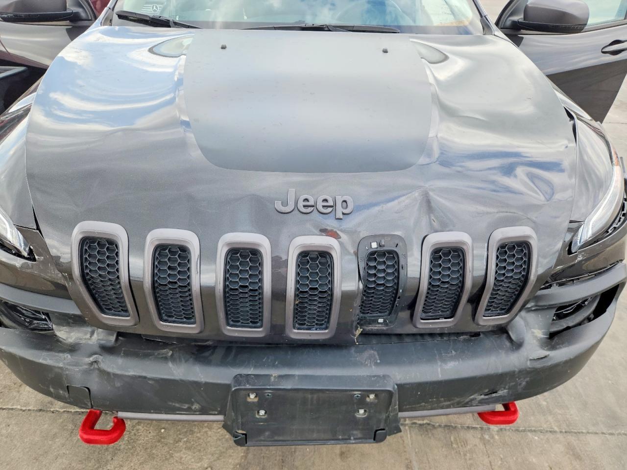 2015 Jeep Cherokee Trailhawk - zdjęcie 12