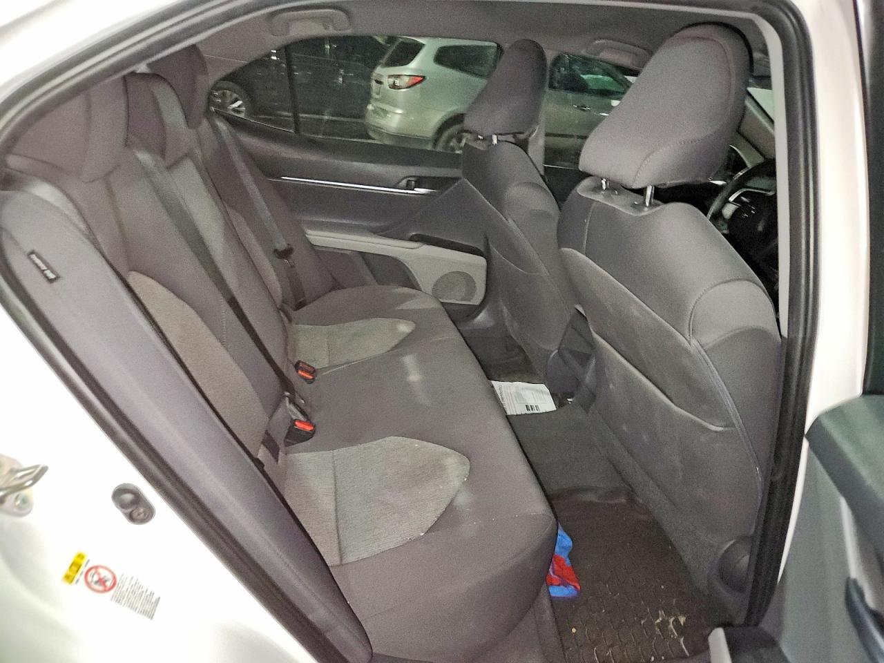 2018 Toyota Camry Le - zdjęcie 11
