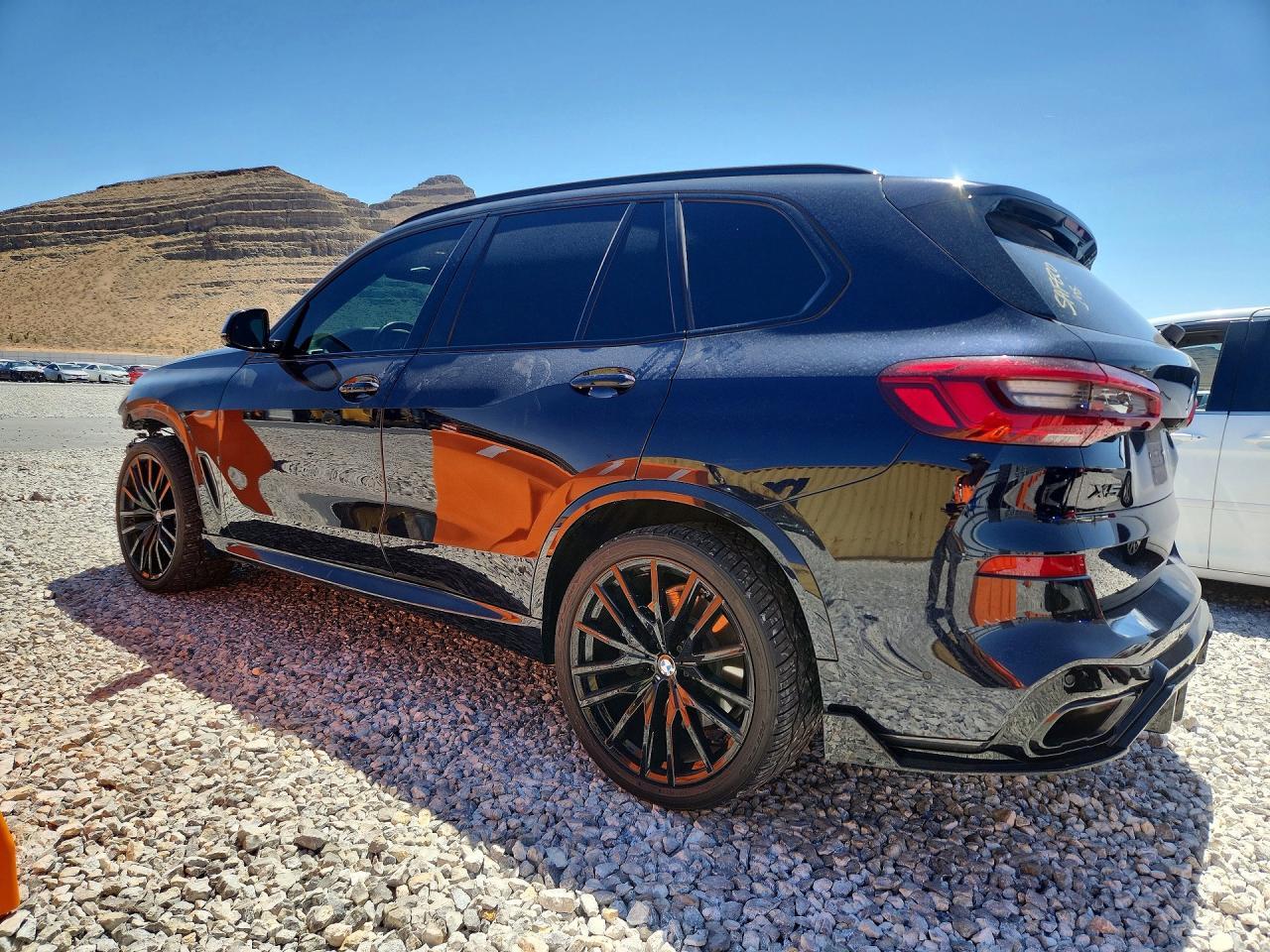 2019 BMW X5 xDrive50I - zdjęcie 2