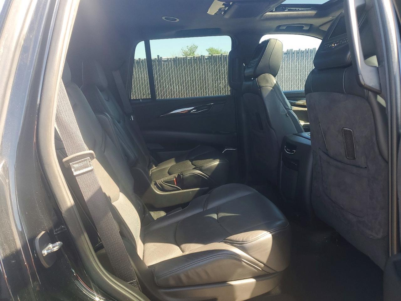 2019 Cadillac Escalade Platinum - zdjęcie 11