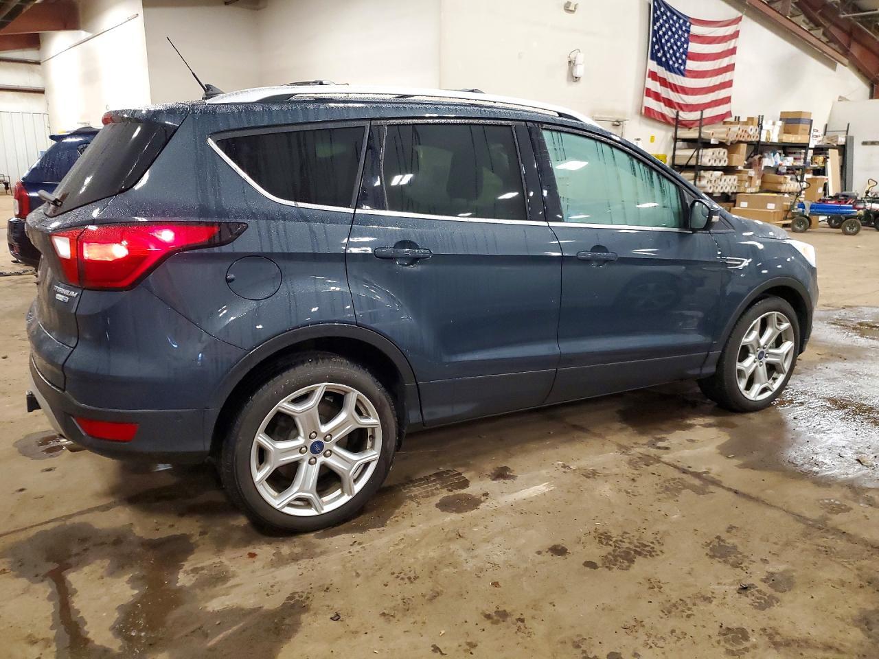 2019 Ford Escape Titanium - zdjęcie 3