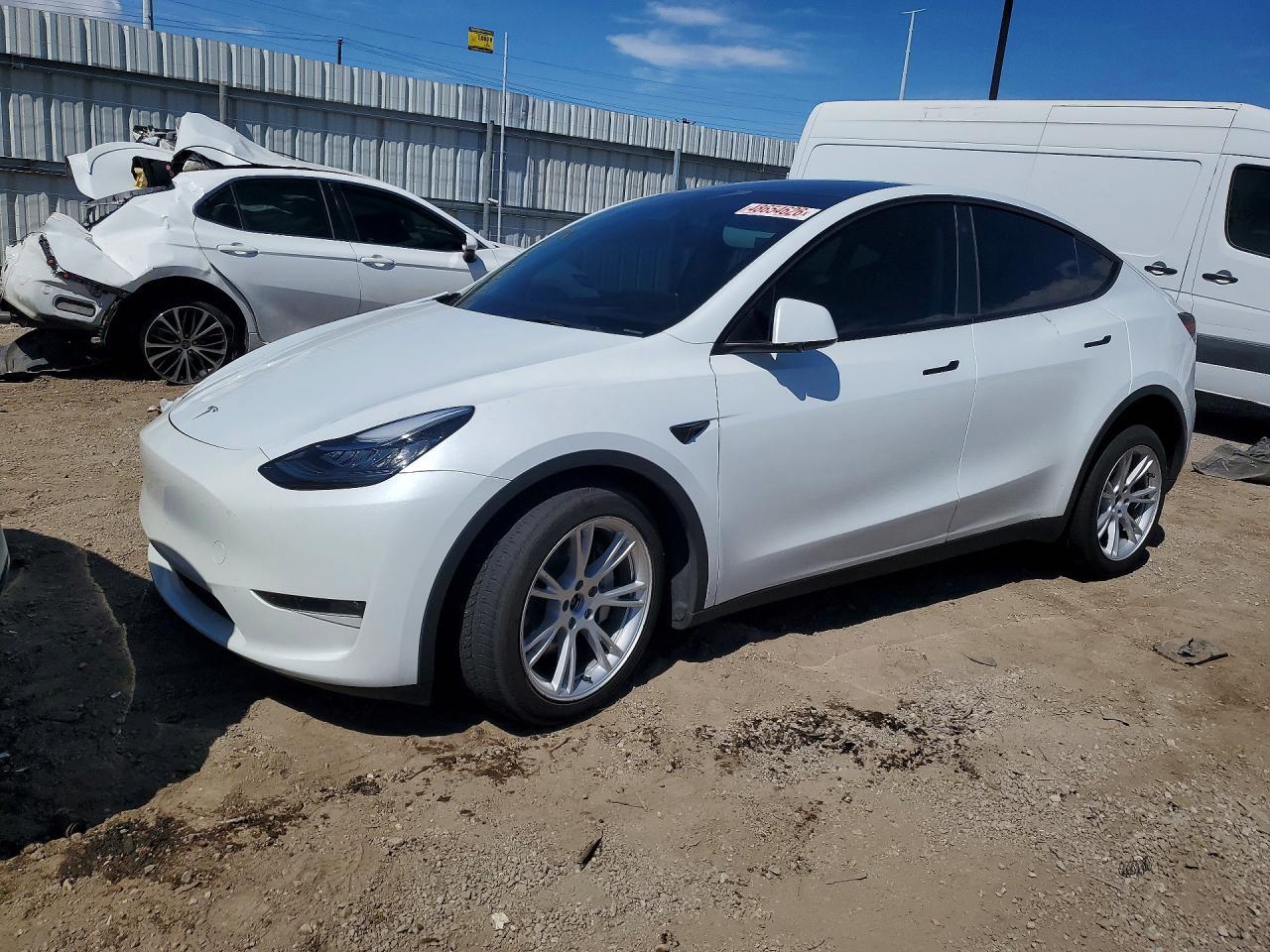 2023 Tesla Model Y - zdjęcie główne