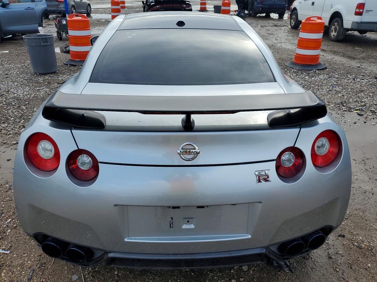 2014 Nissan Gt-R Track Edition - zdjęcie 6