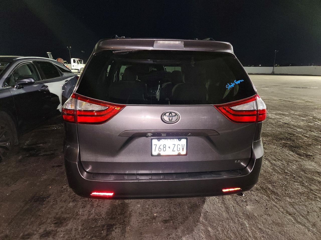 2015 Toyota Sienna Le 8-Passenger - zdjęcie 6