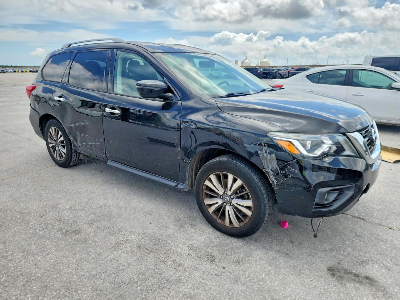 2019 Nissan Pathfinder Sv - zdjęcie 4