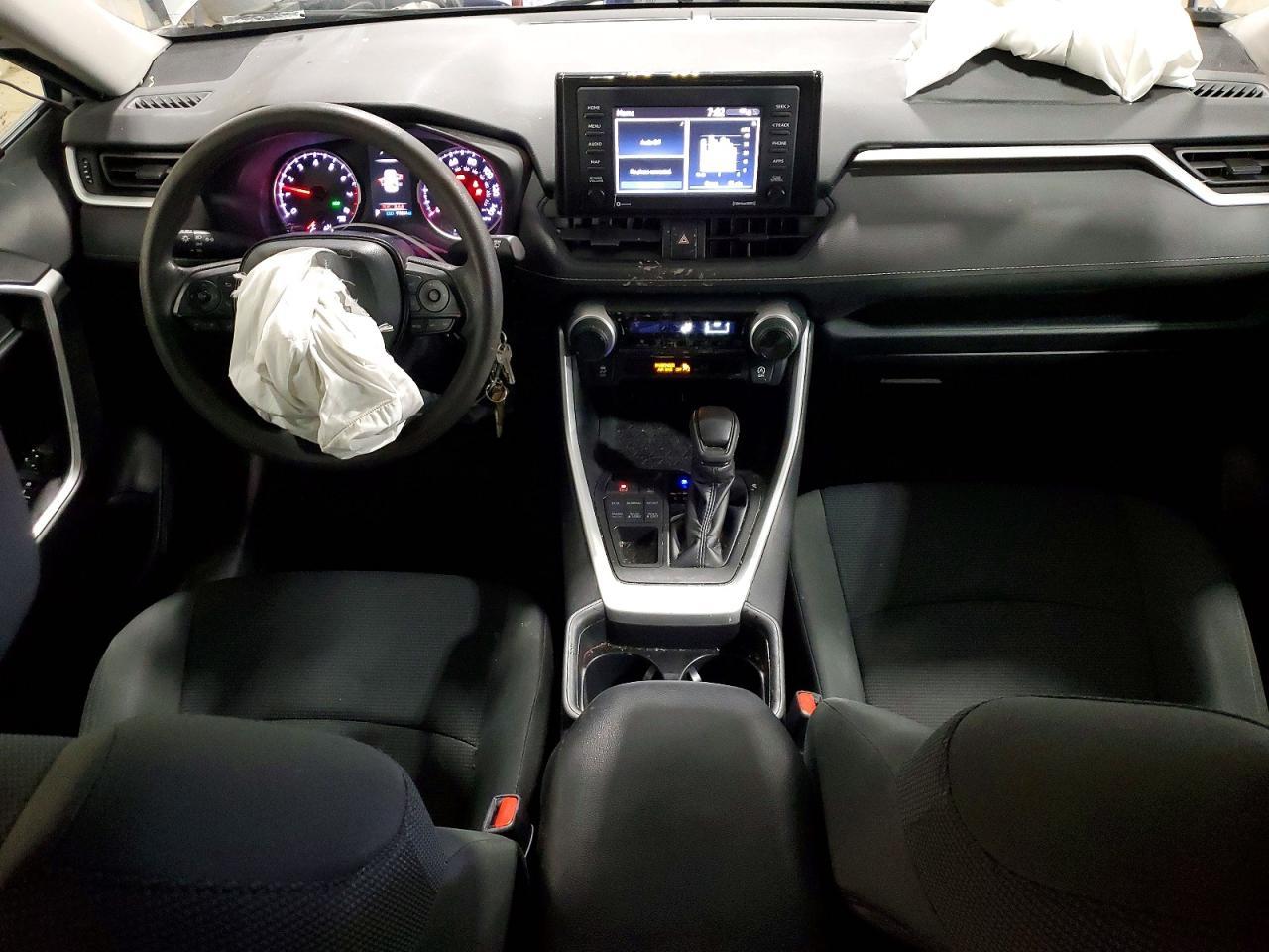 2020 Toyota Rav4 Le - zdjęcie 8
