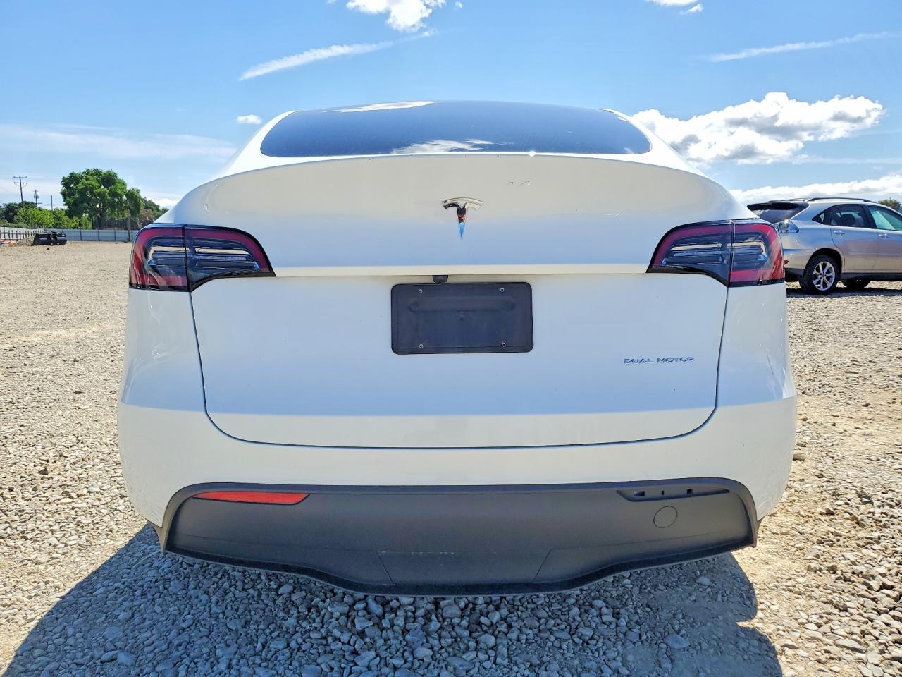 2023 Tesla Model Y - zdjęcie 6