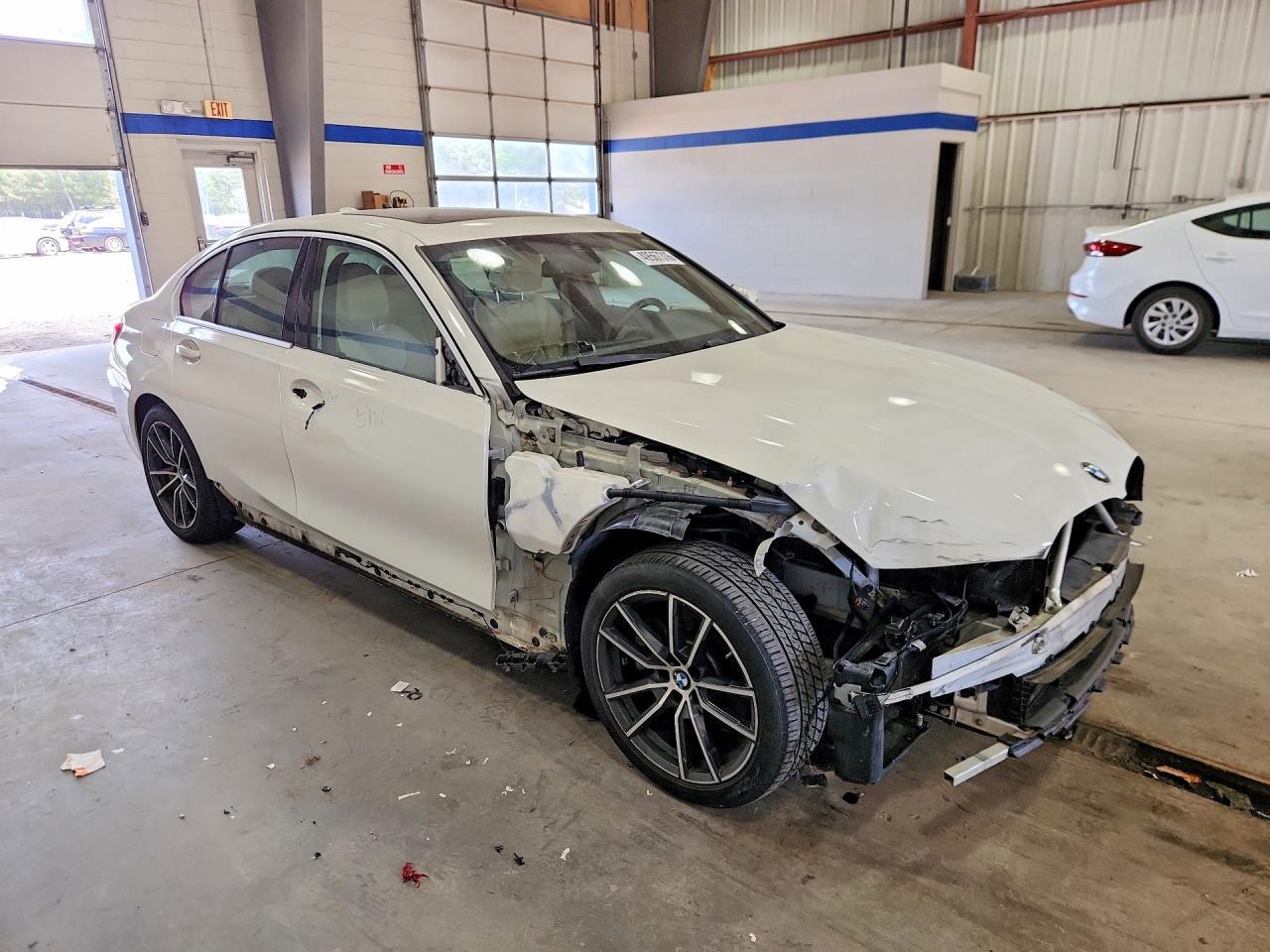 2020 BMW 330I - zdjęcie 4