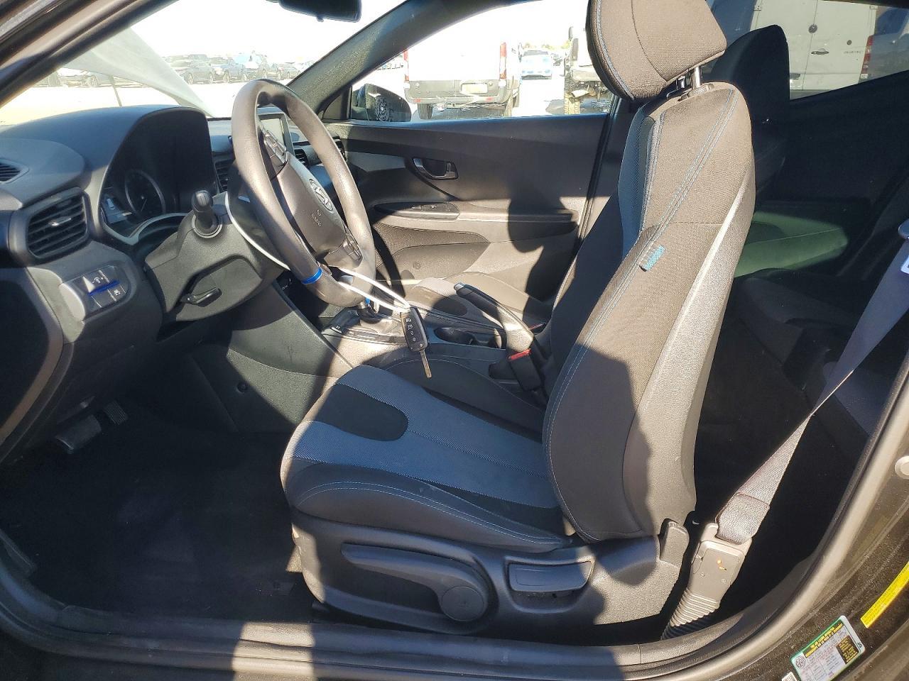 2020 Hyundai Veloster 2.0L - zdjęcie 7