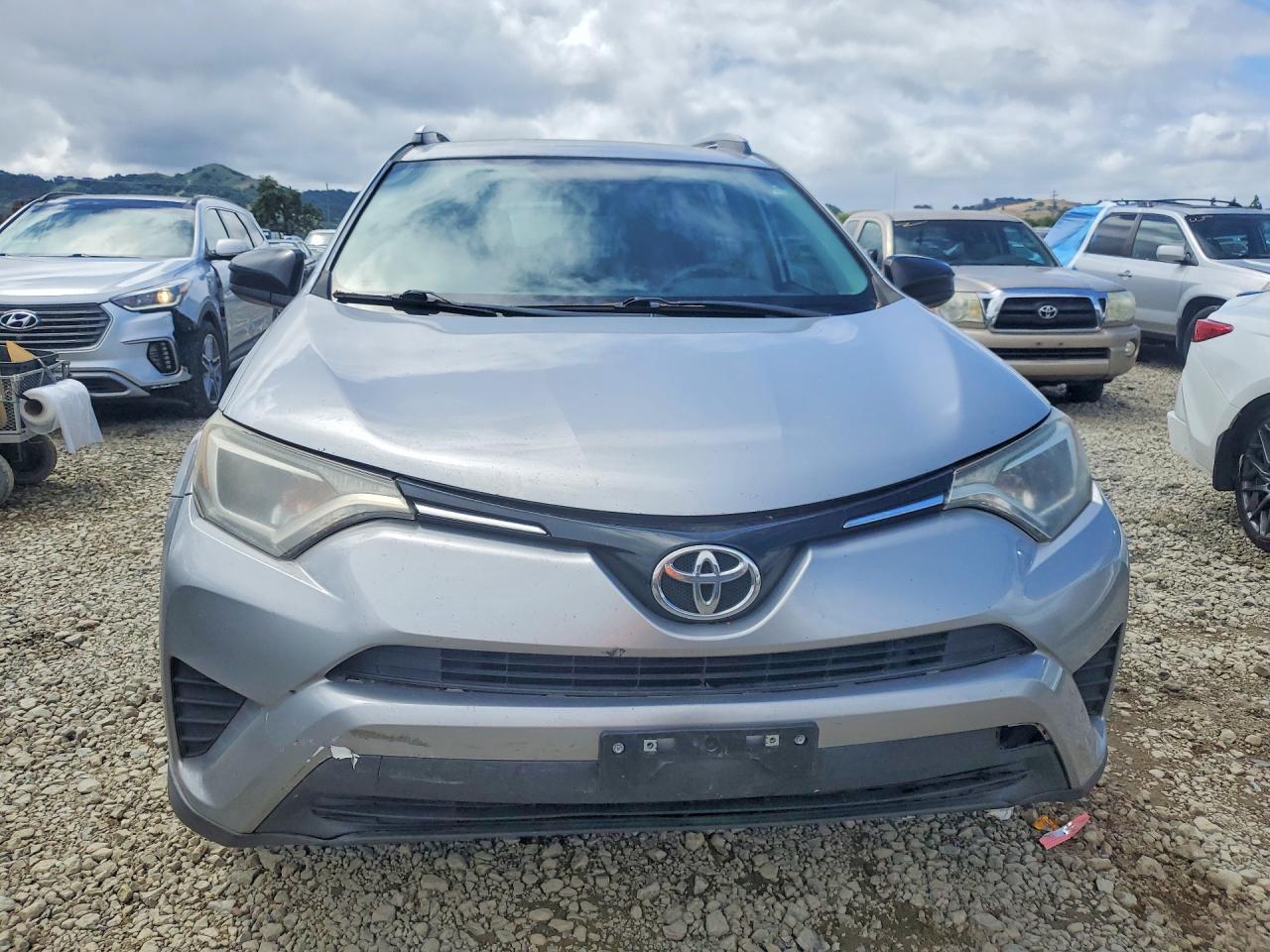 2016 Toyota Rav4 Le - zdjęcie 5