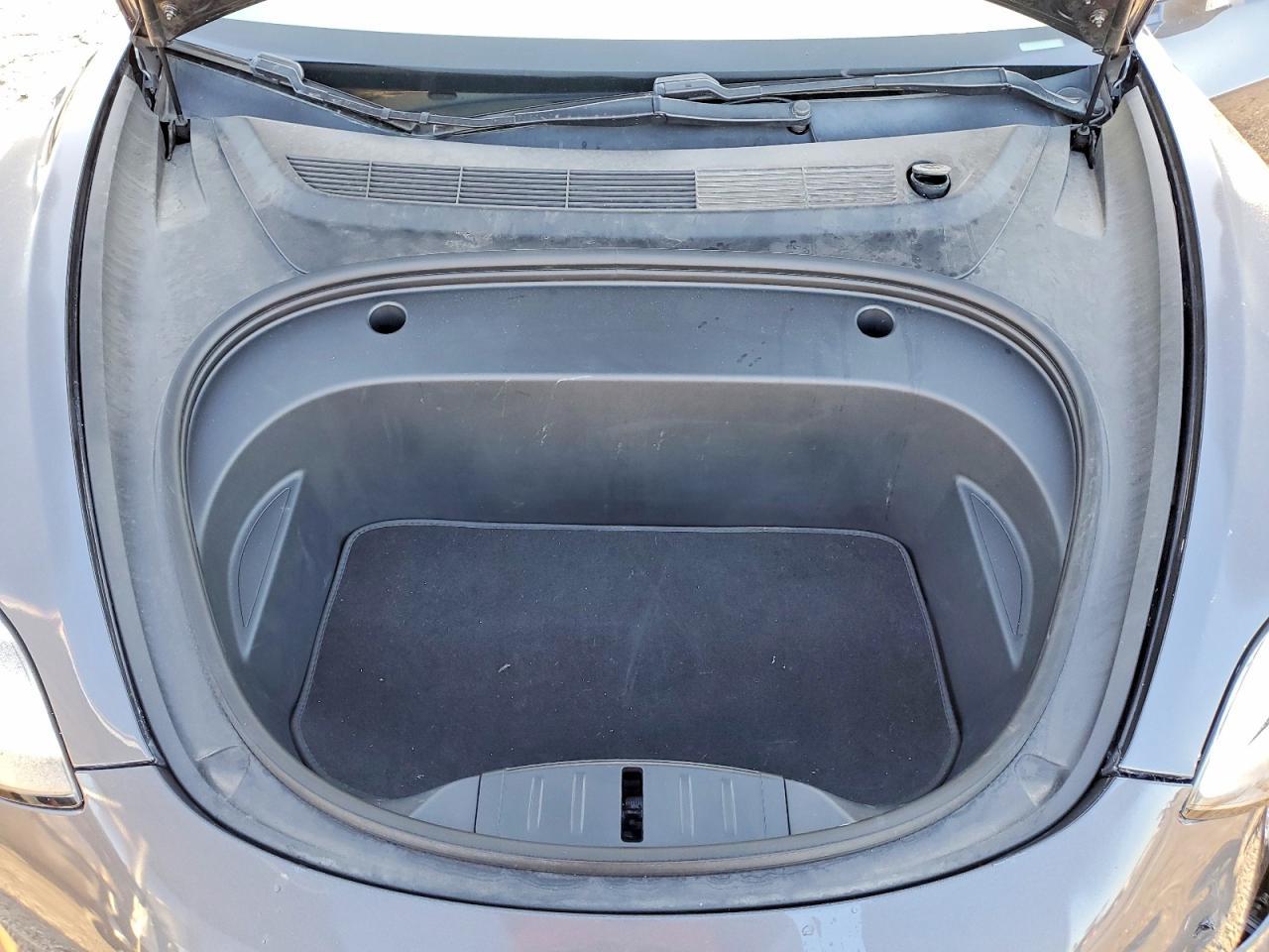 2019 Tesla Model 3 - zdjęcie 11