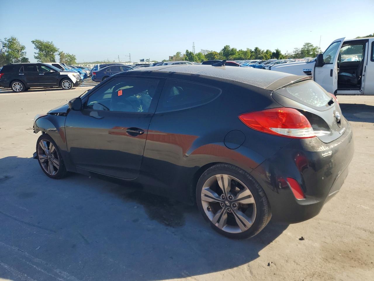 2016 Hyundai Veloster Base - zdjęcie 2