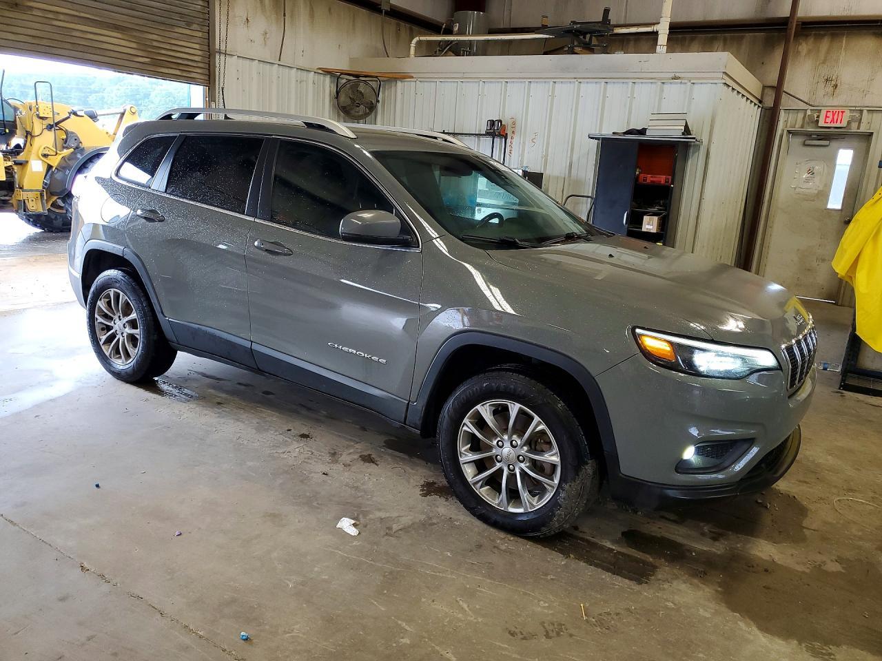 2020 Jeep Cherokee Latitude Plus - zdjęcie 4