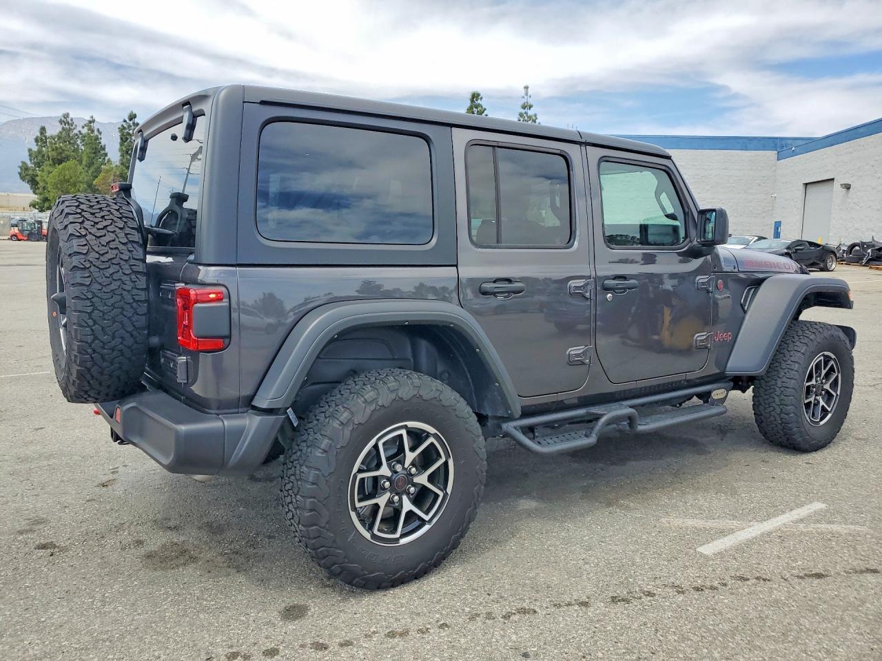 2024 Jeep Wrangler Rubicon - zdjęcie 3