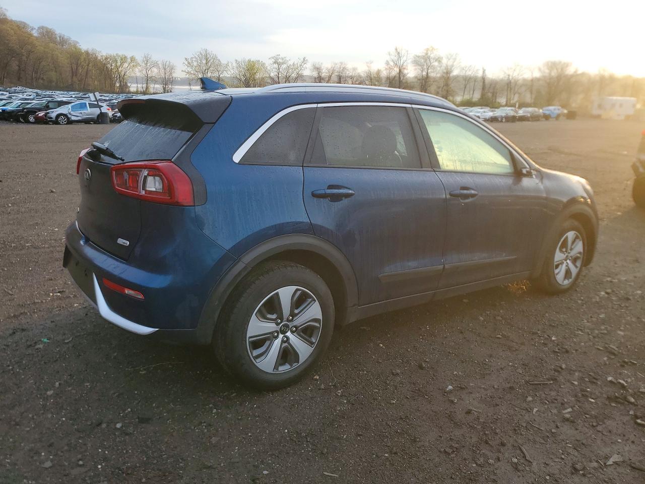 2017 Kia Niro Ex - zdjęcie 3