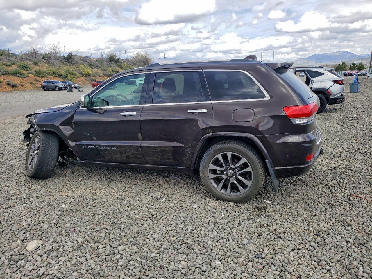 2017 Jeep Grand Cherokee Overland - zdjęcie 2
