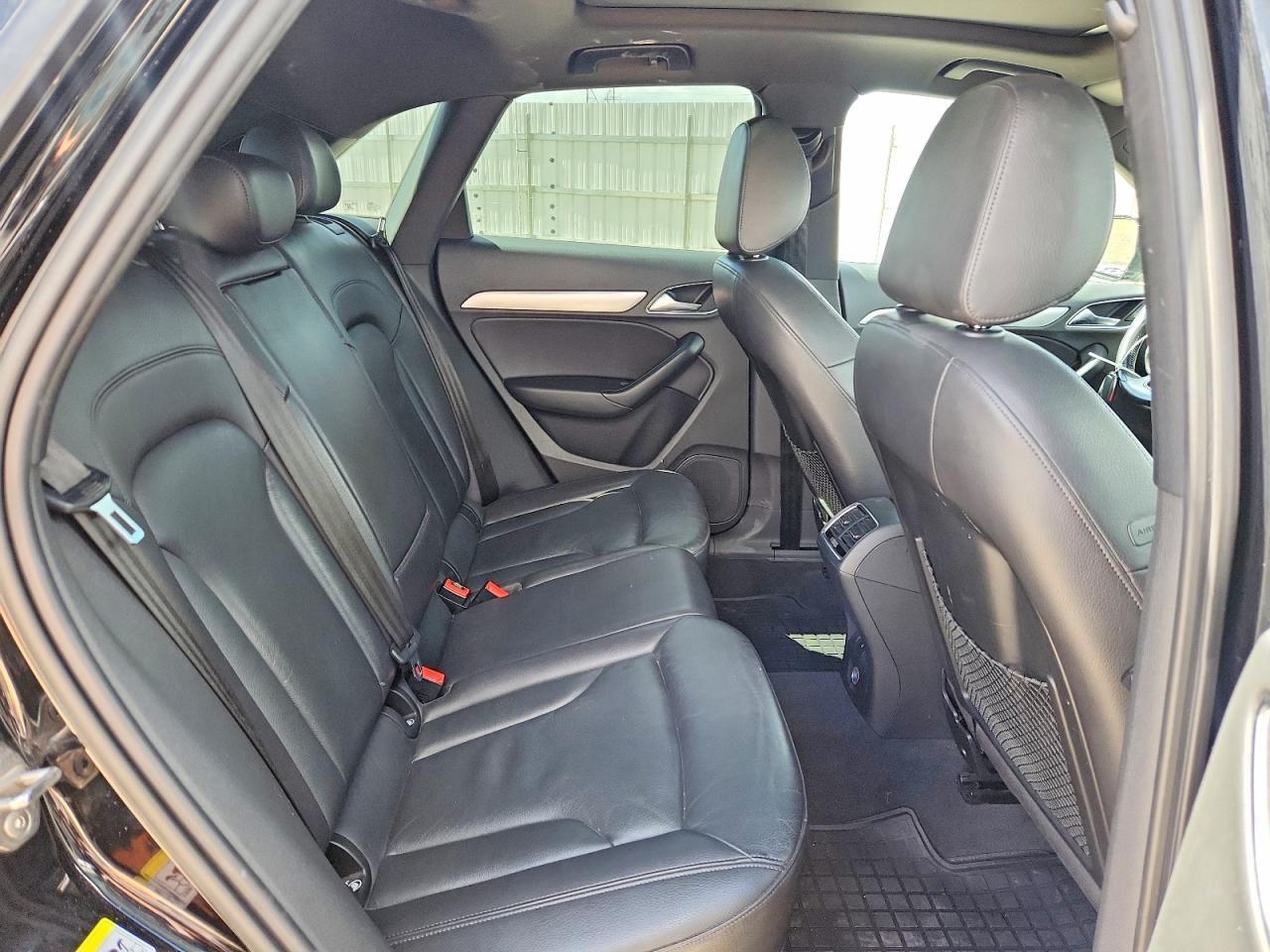 2016 Audi Q3 Premium Plus - zdjęcie 11