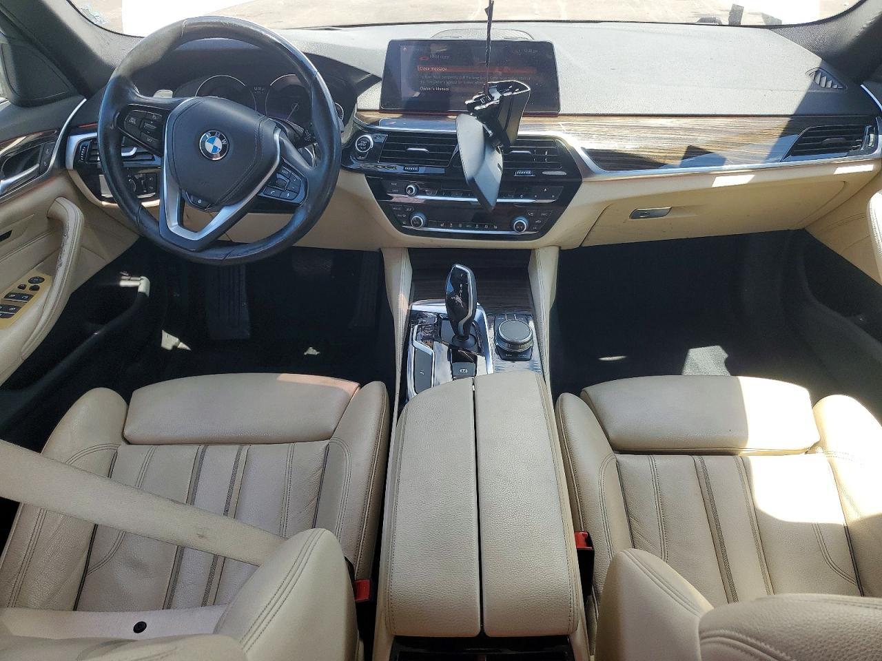 2019 BMW 530 I - zdjęcie 8
