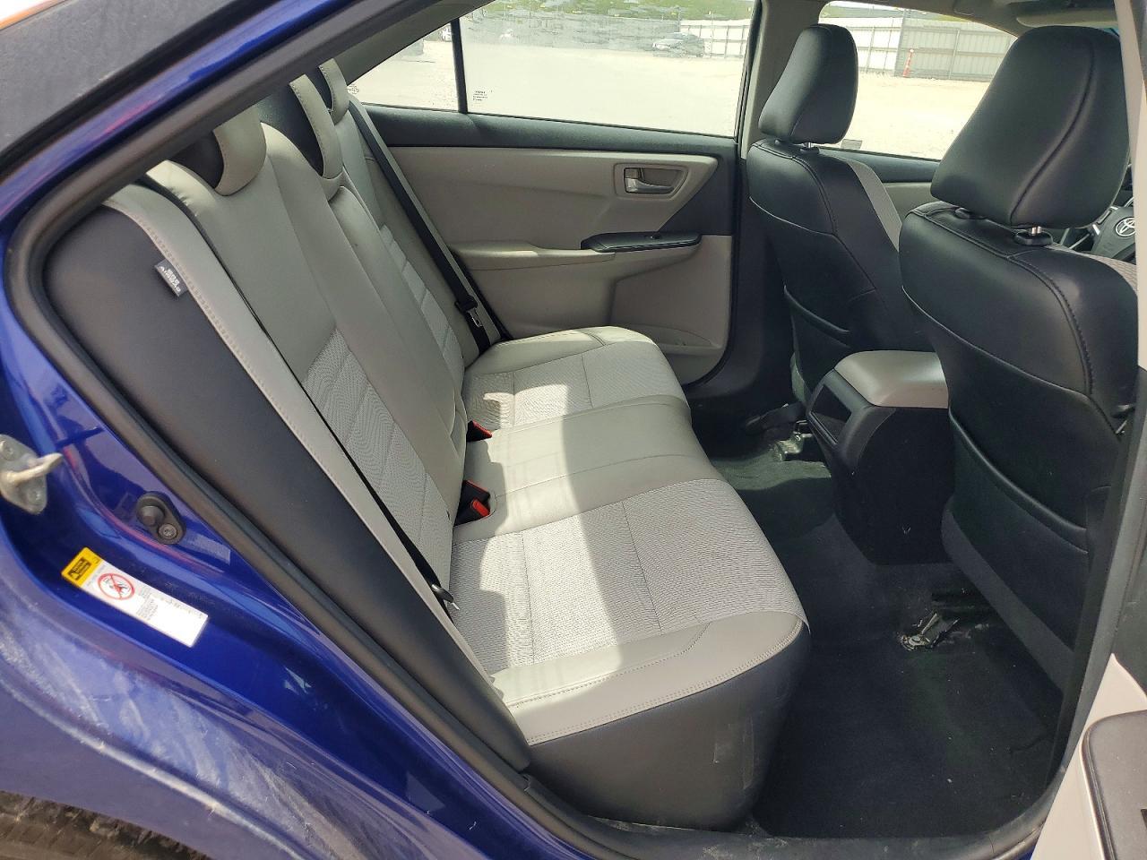 2016 Toyota Camry Le - zdjęcie 10