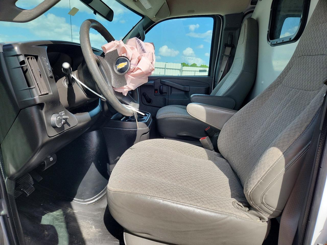 2018 Chevrolet Express G2500 - zdjęcie 7
