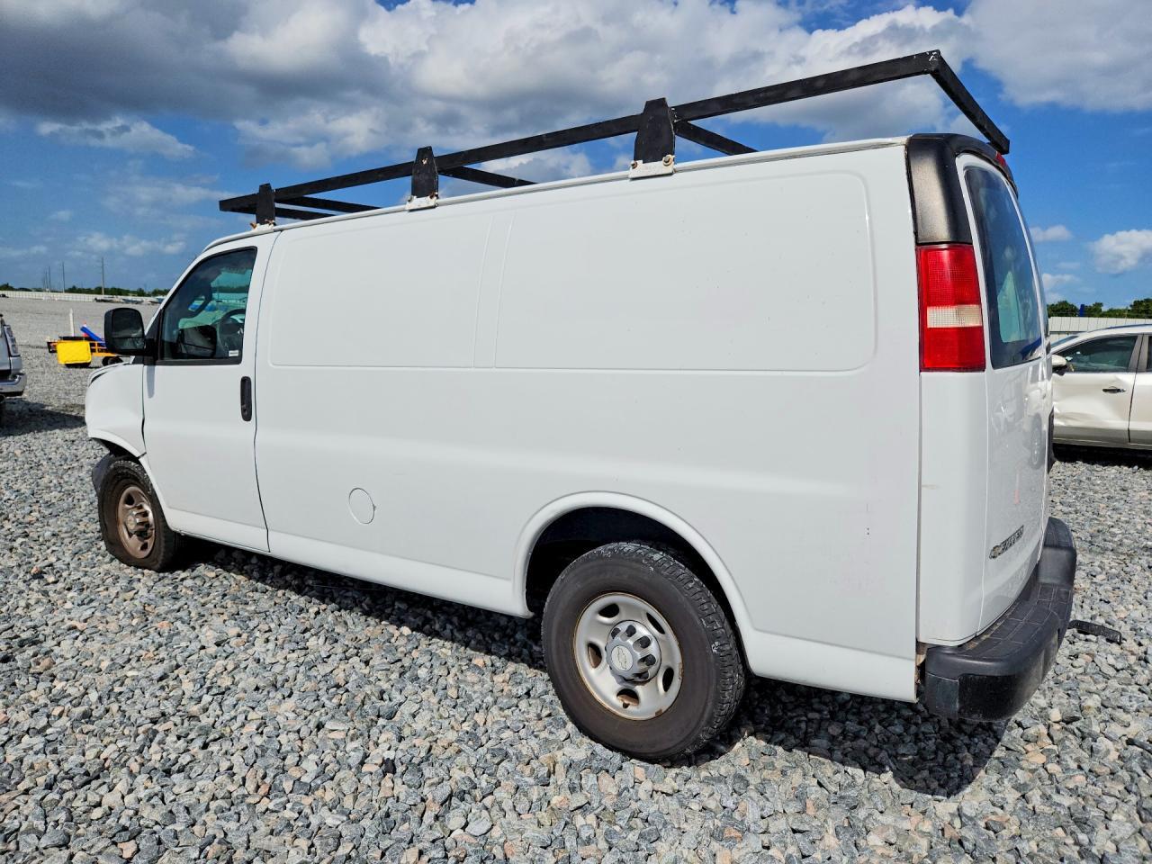 2018 Chevrolet Express G2500 - zdjęcie 2