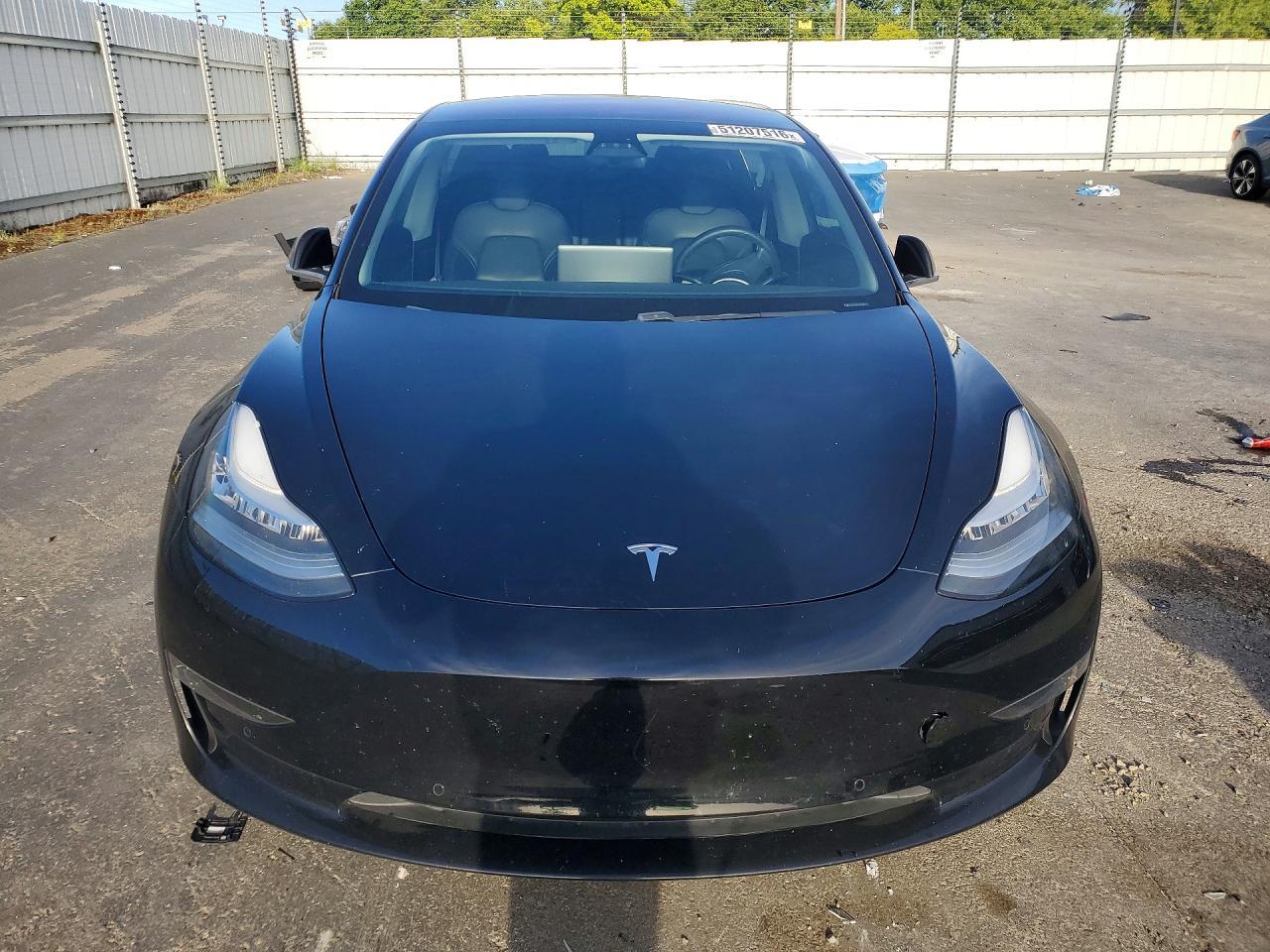 2018 Tesla Model 3 - zdjęcie 5