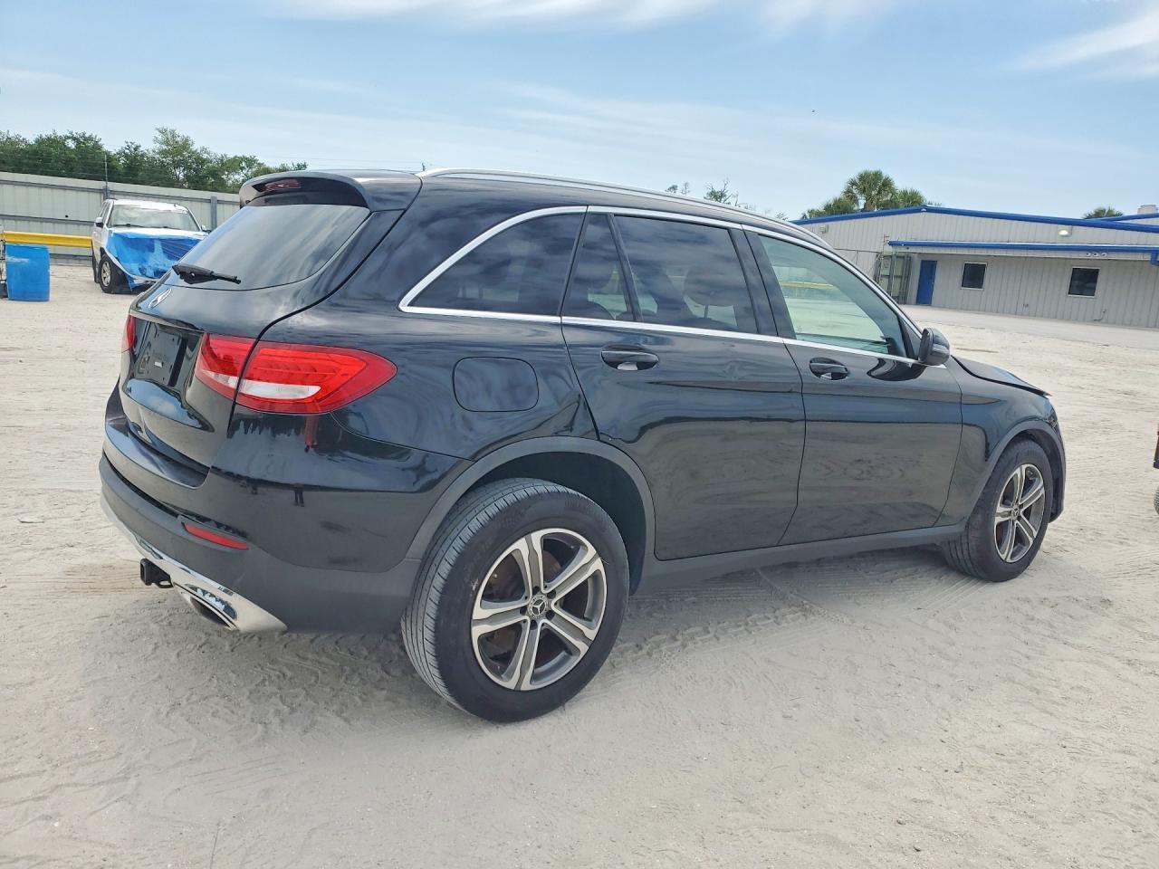 2018 Mercedes-Benz Glc 300 - zdjęcie 3