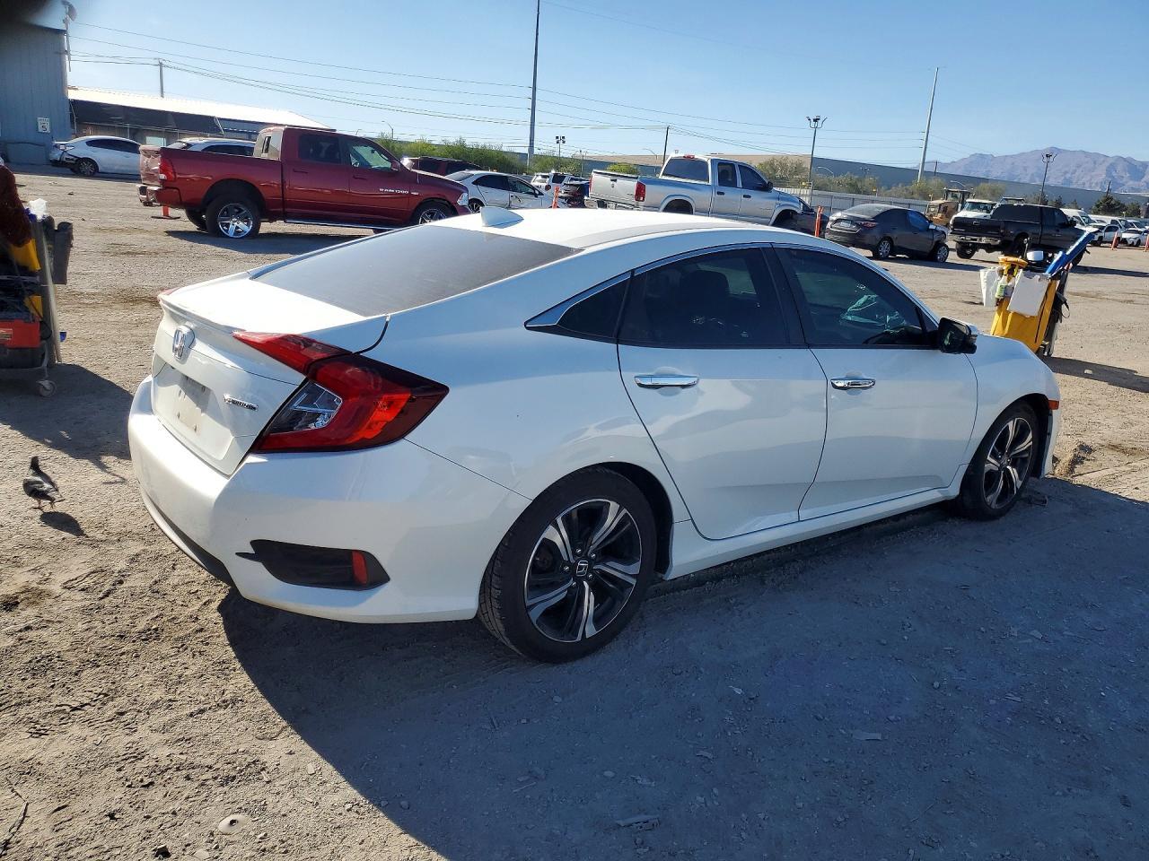 2017 Honda Civic Touring - zdjęcie 3