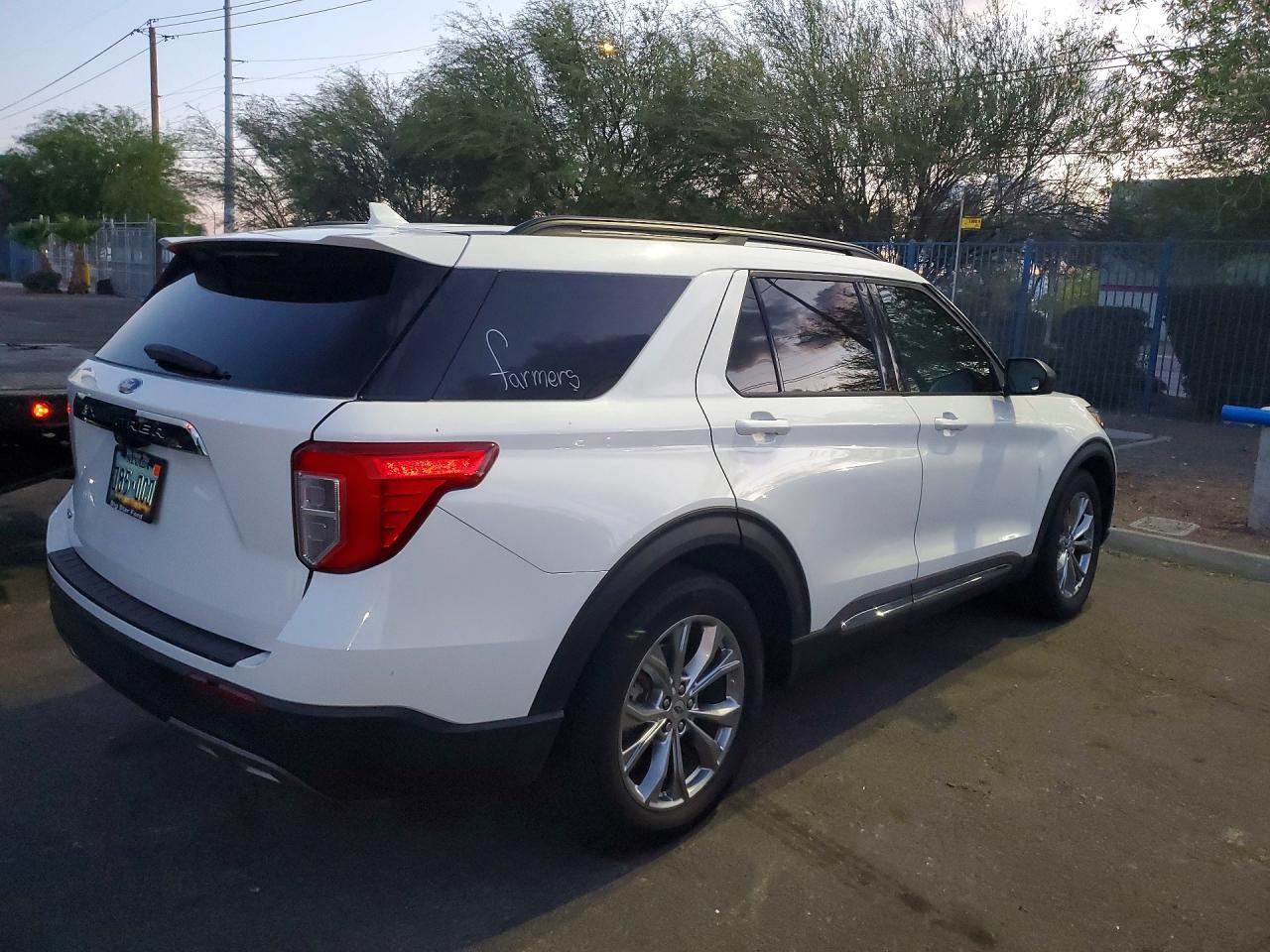 Ford Explorer - zdjęcie 3