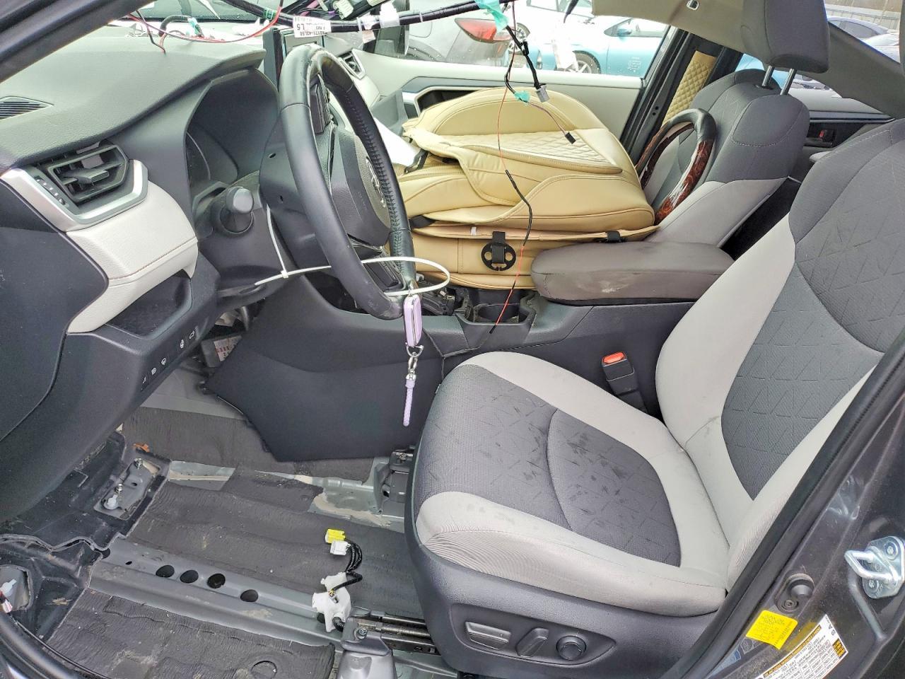 2019 Toyota Rav4 Xle - zdjęcie 7