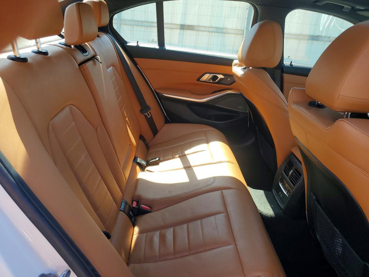 2021 BMW 330Xi - zdjęcie 10