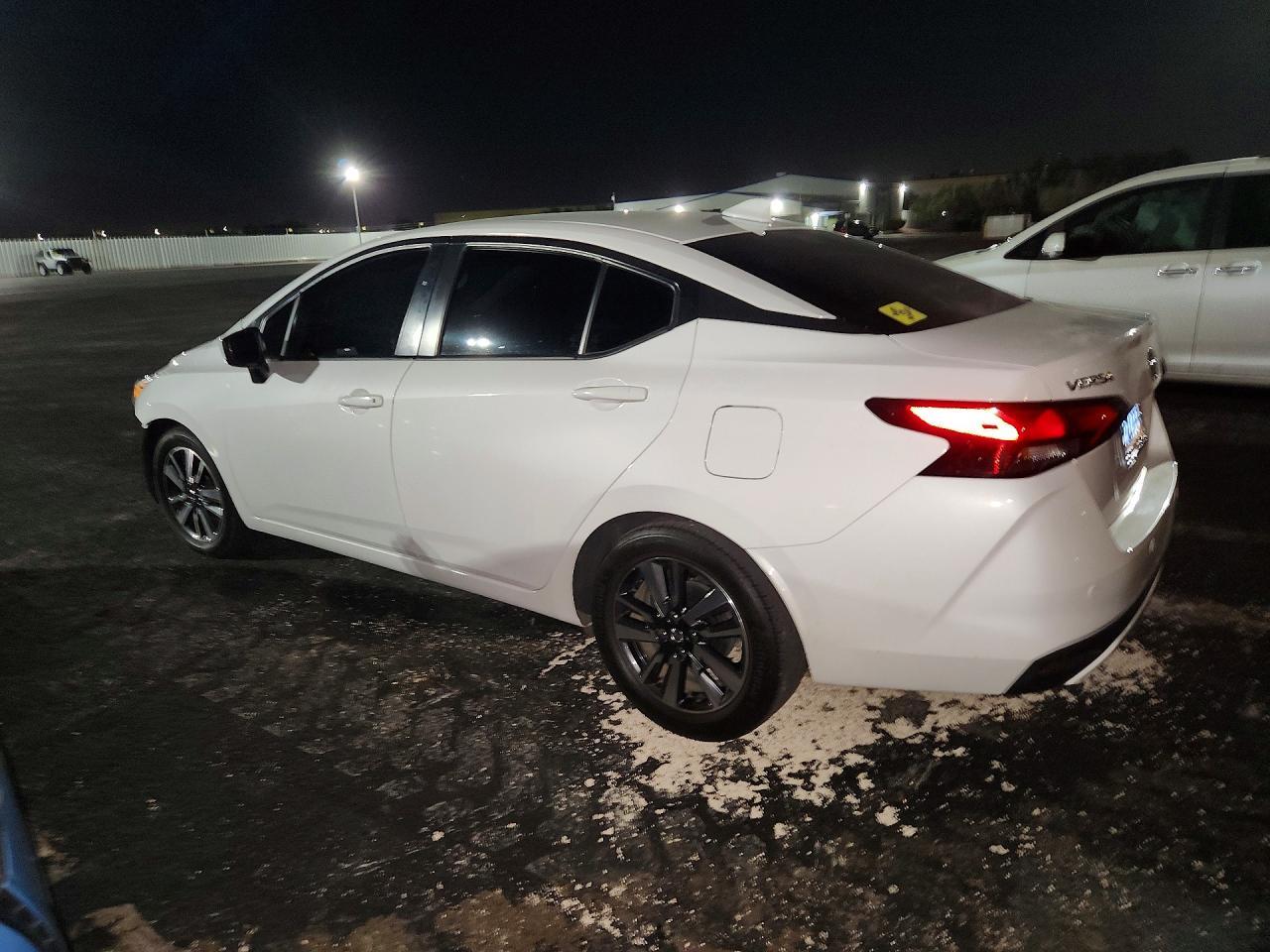 2022 Nissan Versa Sv - zdjęcie 2