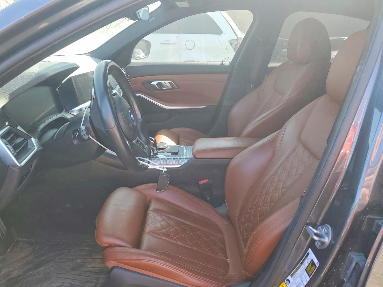 2022 BMW 330Xe - zdjęcie 7