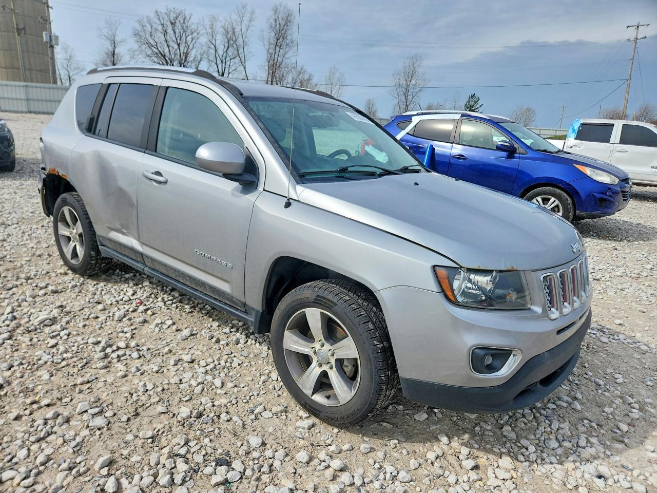 2016 Jeep Compass Latitude - zdjęcie 4