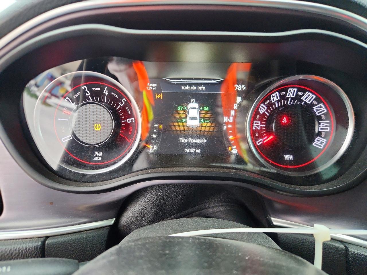2017 Dodge Challenger Sxt - zdjęcie 9