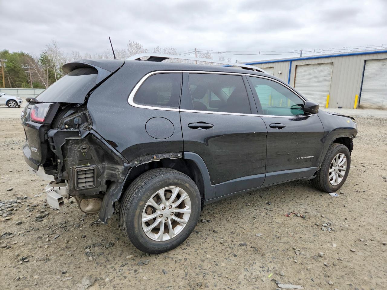 2019 Jeep Cherokee Latitude - zdjęcie 3
