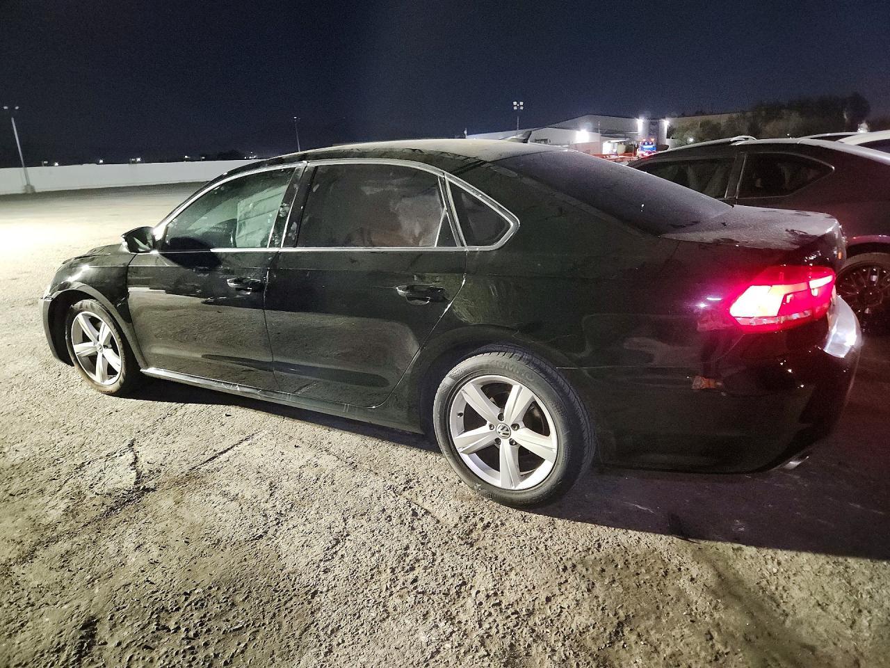 2013 Volkswagen Passat Se - zdjęcie 2