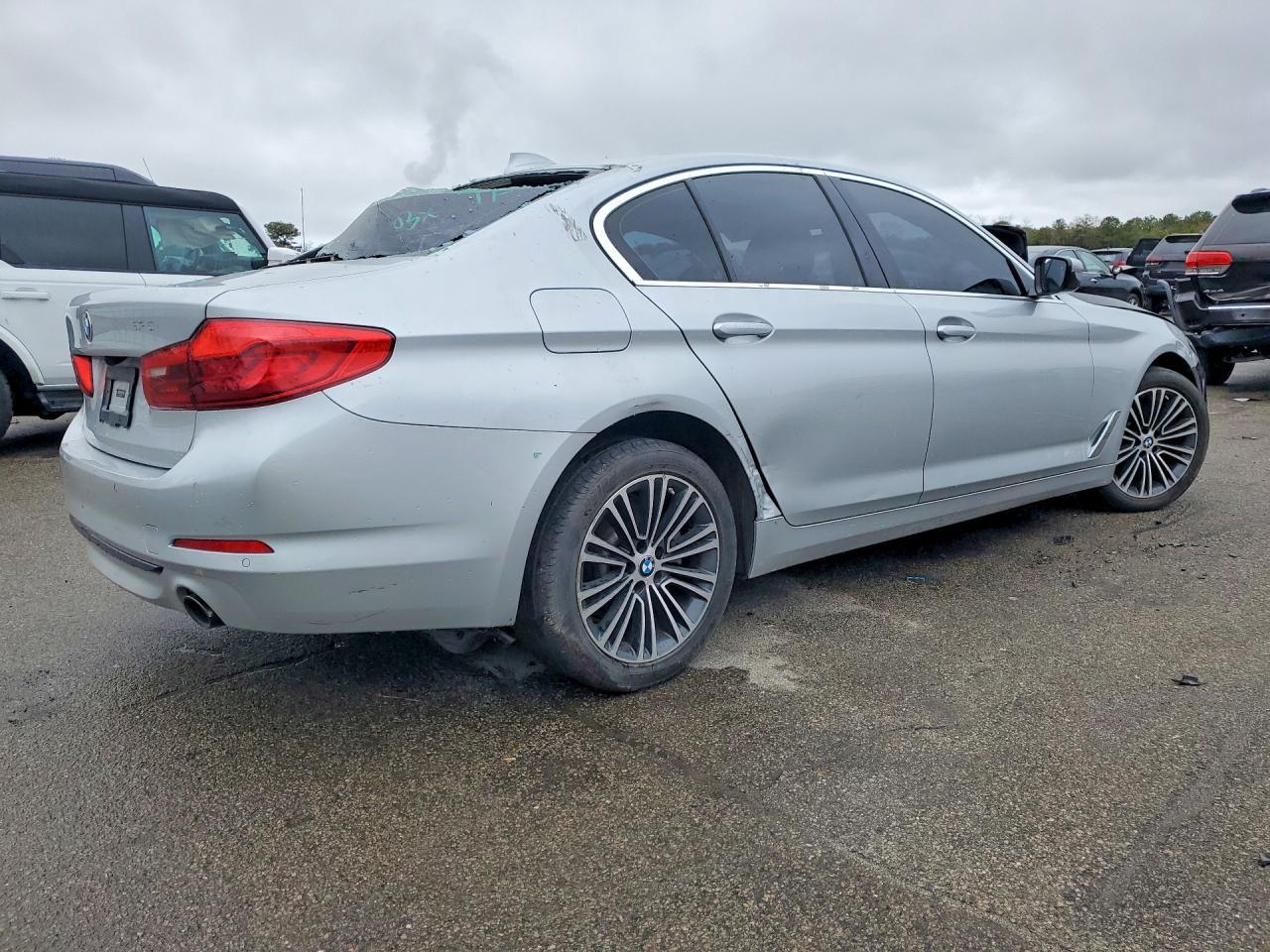 2020 BMW 530 Xi - zdjęcie 3