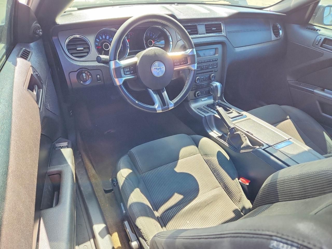 2014 Ford Mustang - zdjęcie 8