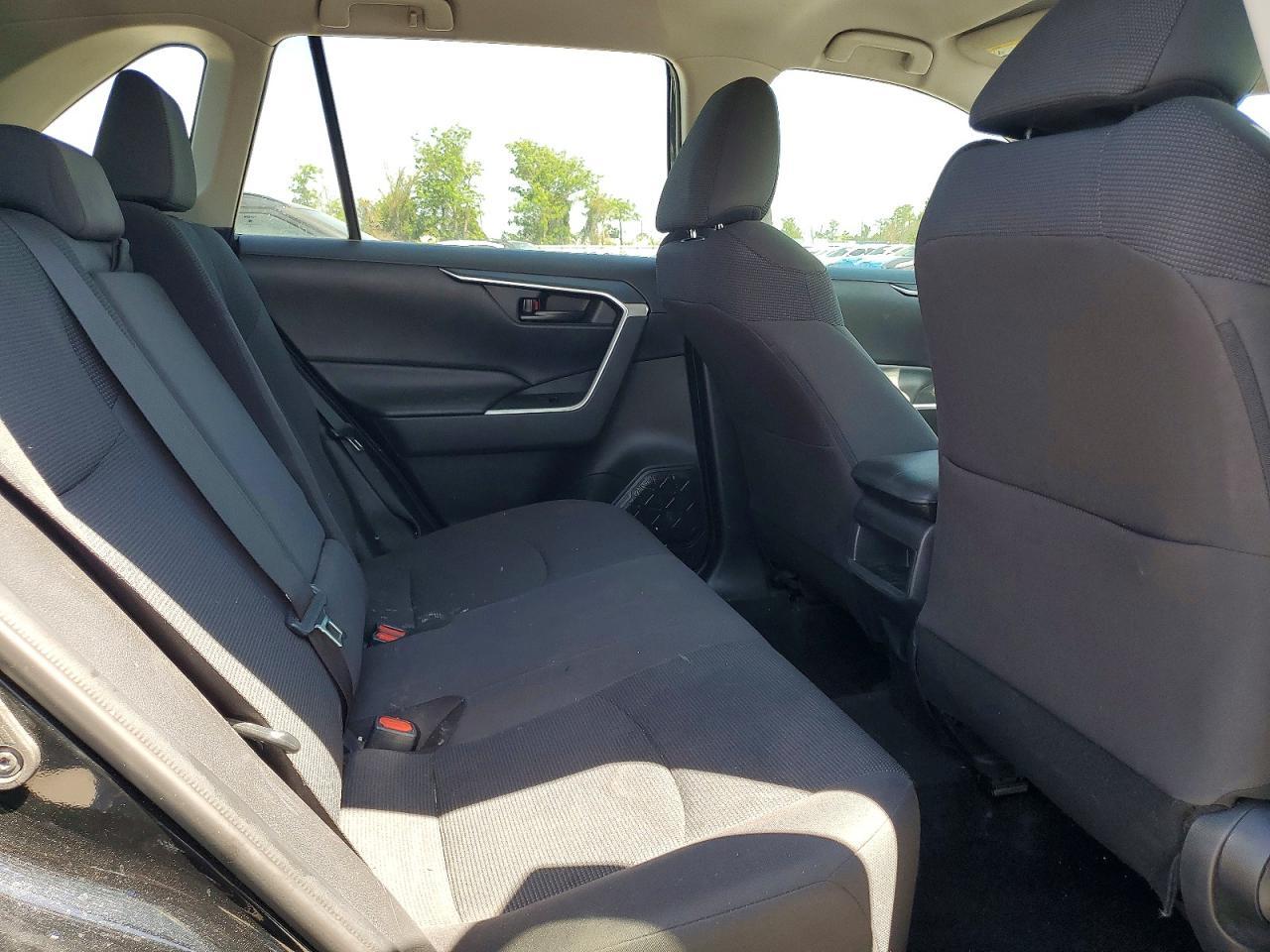 2019 Toyota Rav4 Le - zdjęcie 11