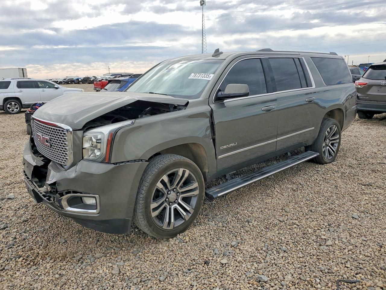 2017 GMC Yukon Xl Denali - zdjęcie główne