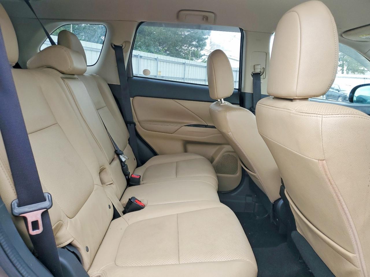 2017 Mitsubishi Outlander Se - zdjęcie 11