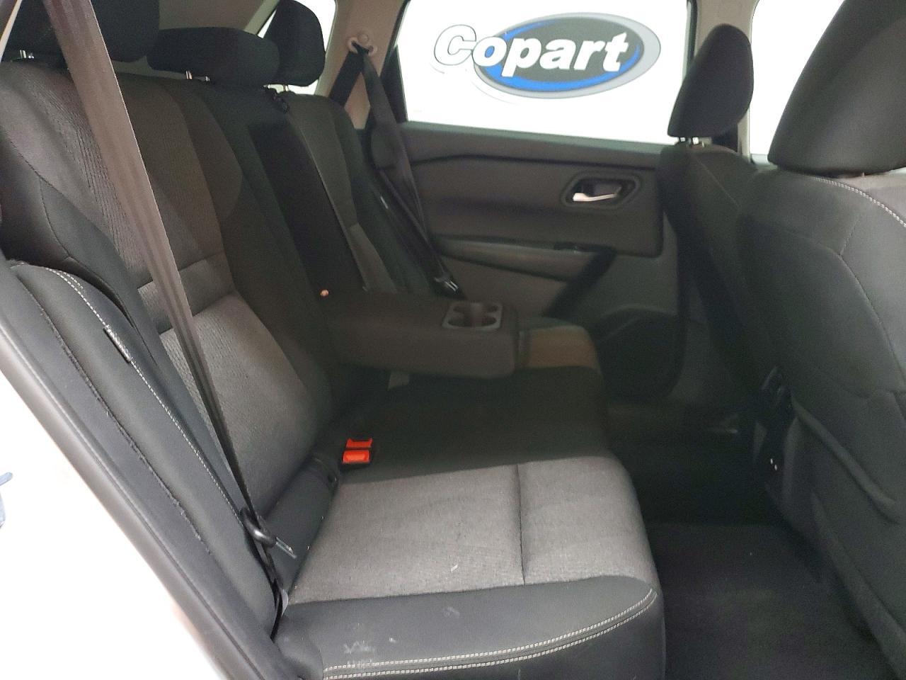 2025 Nissan Rogue Sv - zdjęcie 11