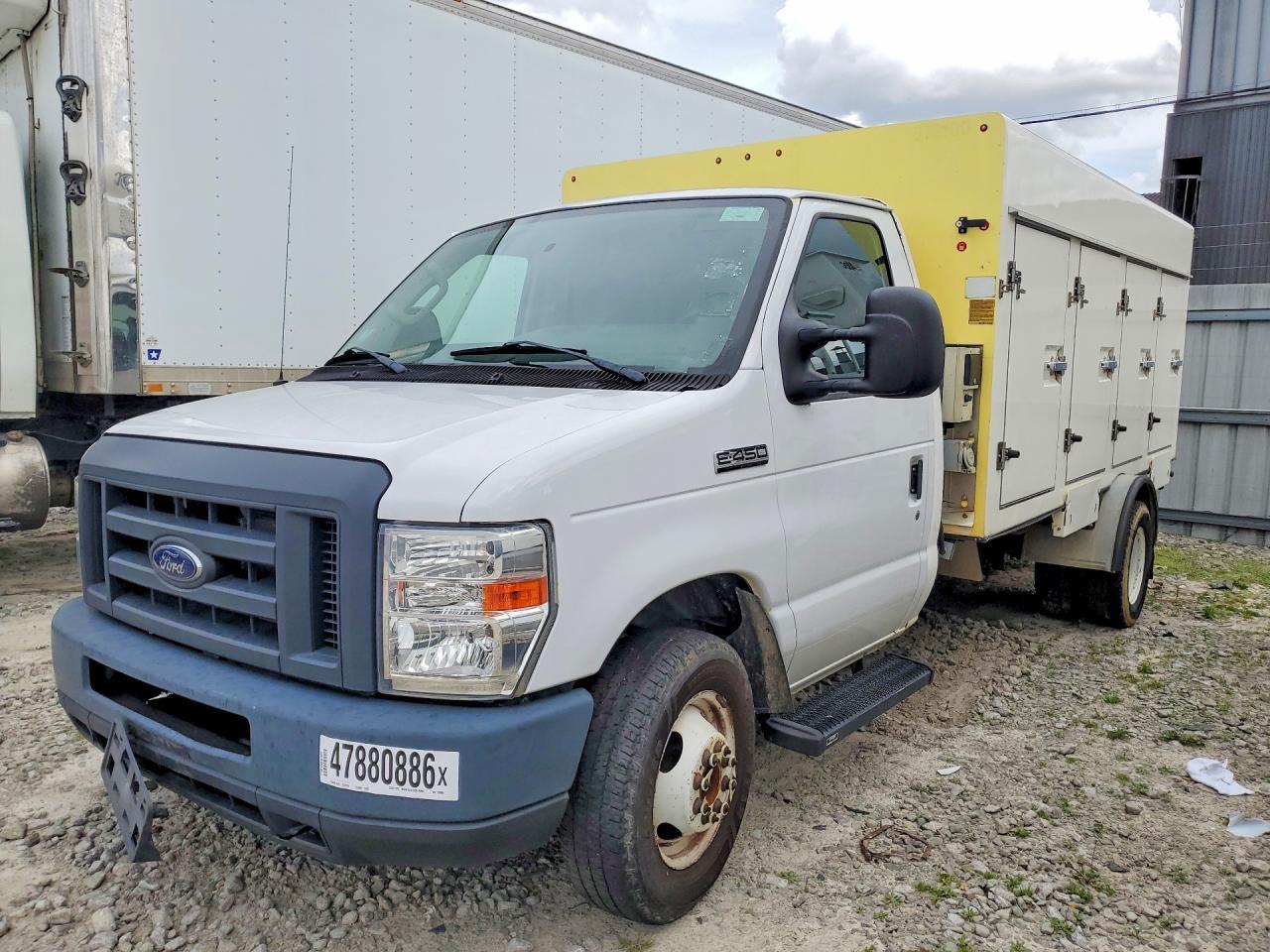 2017 Ford Econoline E450 Super Duty Cutaway Van - zdjęcie główne