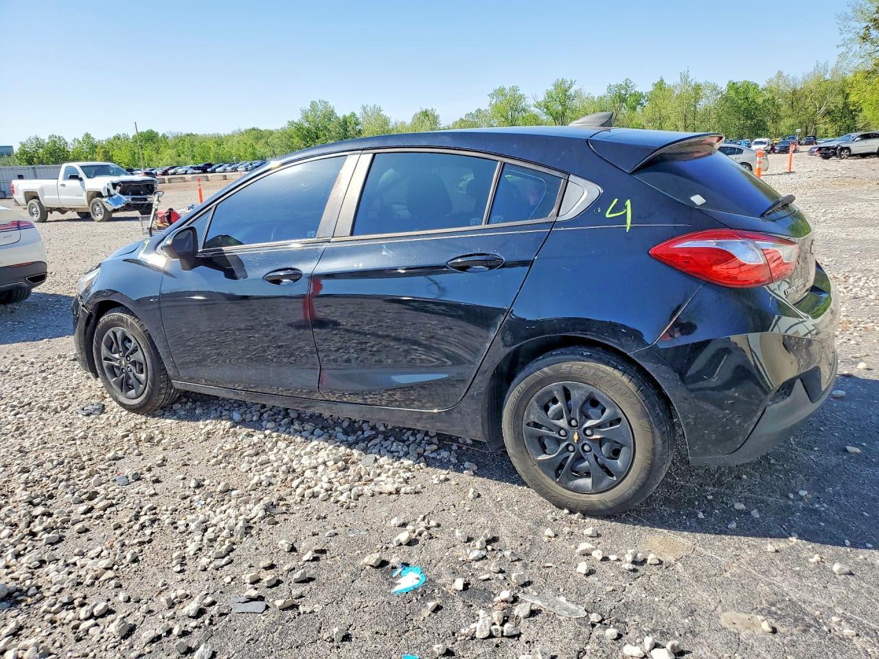 2019 Chevrolet Cruze Ls - zdjęcie 2