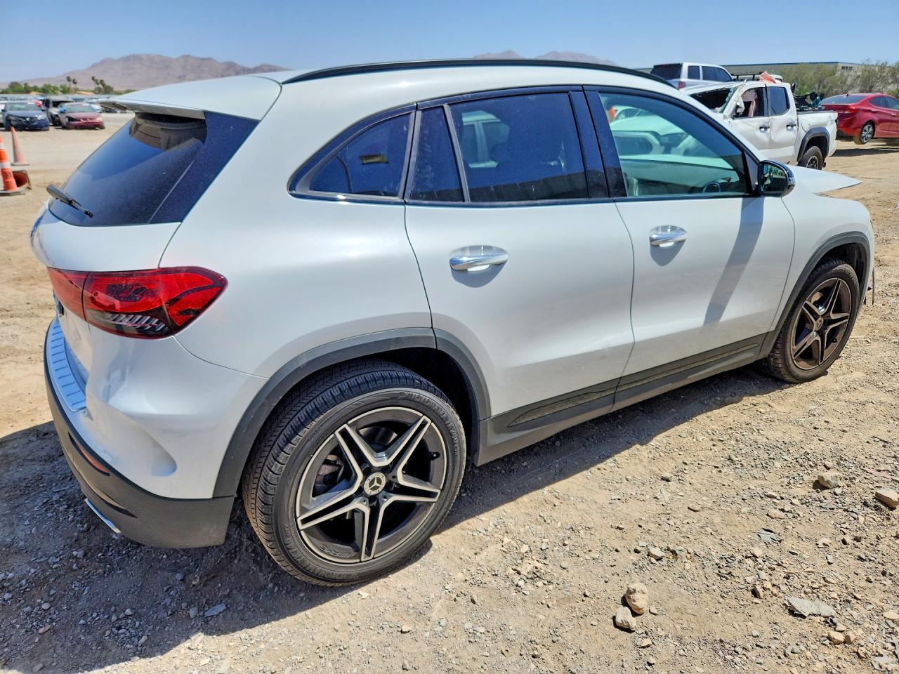 2022 Mercedes-Benz Gla 250 - zdjęcie 3