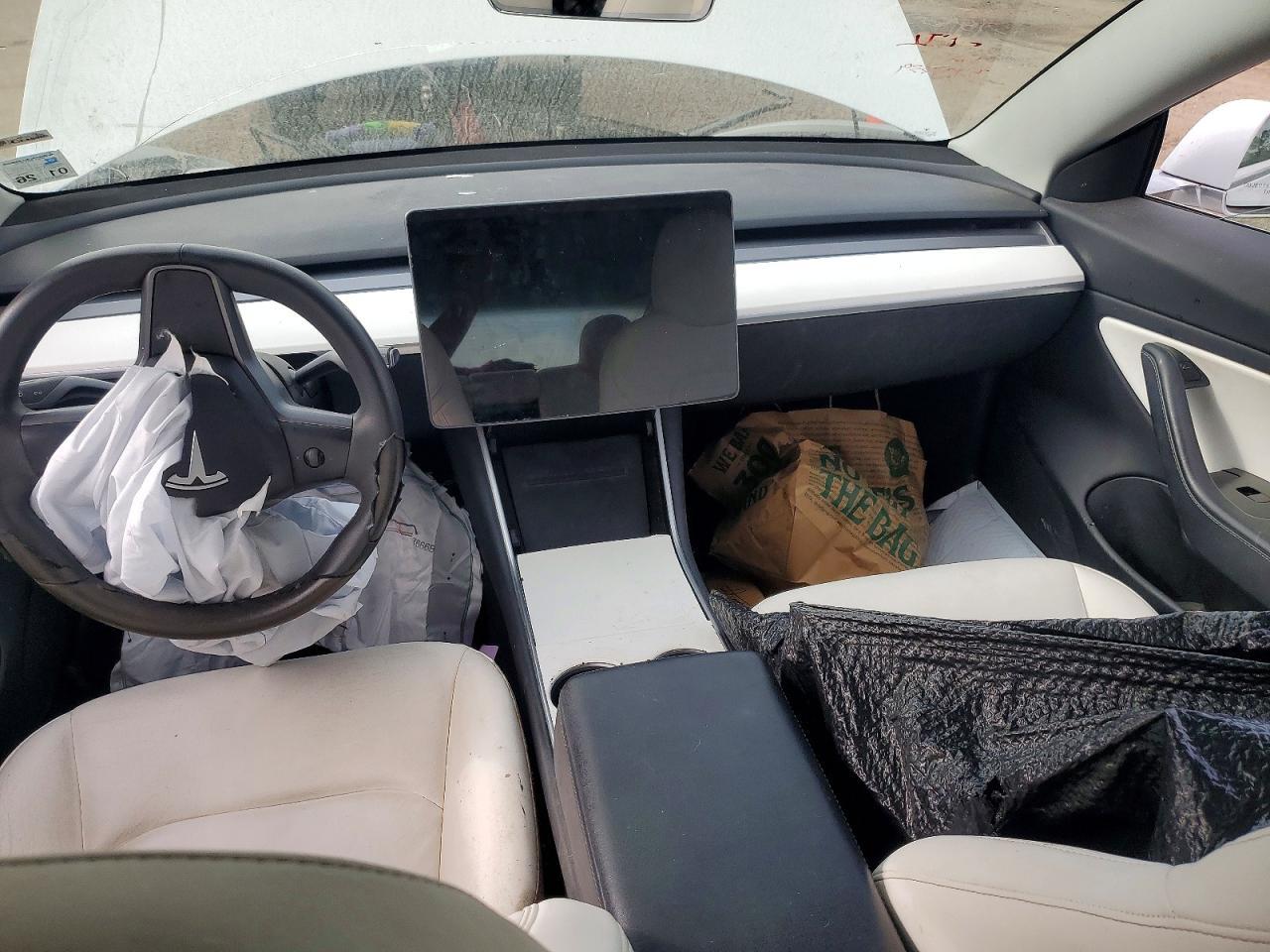 2020 Tesla Model 3 - zdjęcie 8