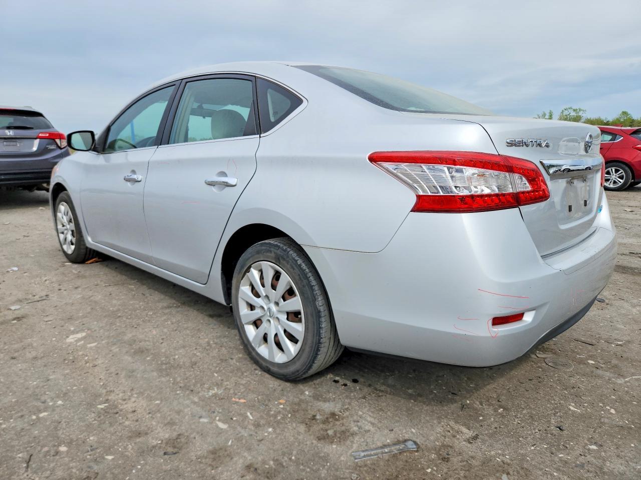 2013 Nissan Sentra S - zdjęcie 2